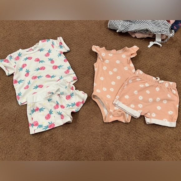 Bundle of 2 Baby Girls Matching Sets Shorts Outfits Size 12-18 months - Picture 1 of 5